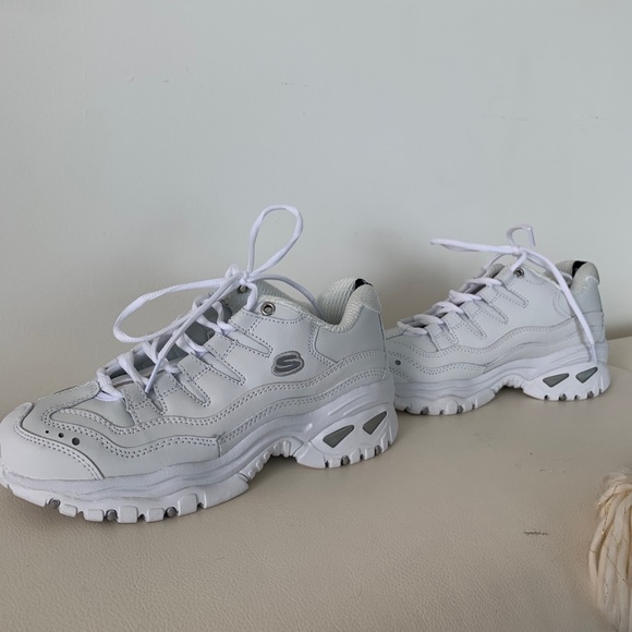 chunky white sketchers